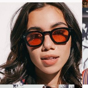 Akila Logos -Rose lense sunglasses